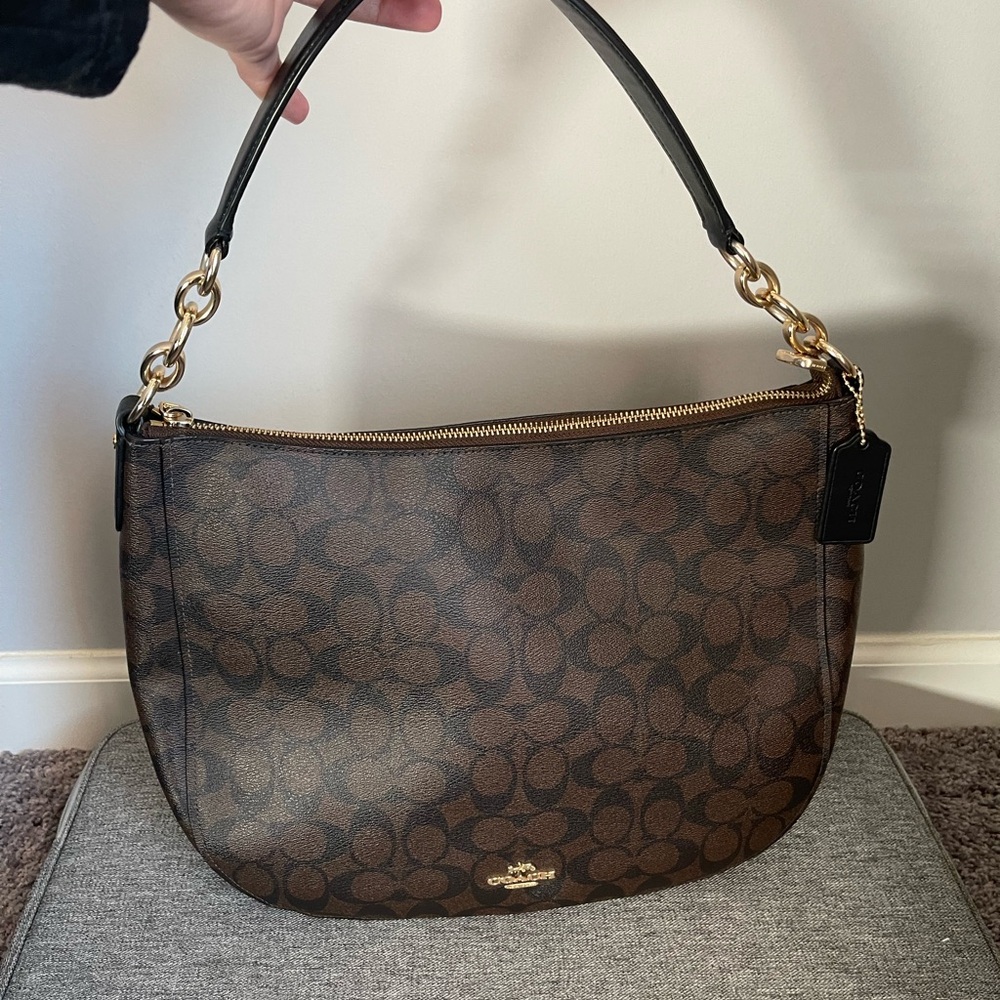 Coach Elle Hobo Shoulder Handbag In Signature Canvas